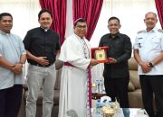 Masinton-Mahmud Terima Kunjungan Uskup Sibolga, Ini yang Dibahas
