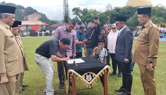 Lantik Sekda Tapteng, Kadis PUPR dan Kadis Perkim, Bupati Masinton: Ini Momentum Kita untuk Terlahir Kembali!